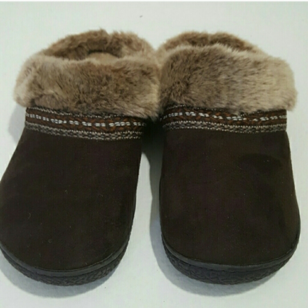 Isotoner Brown Slipper